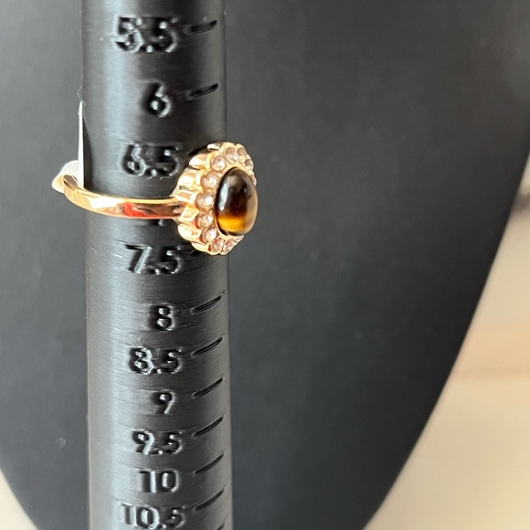 Ladies Sz 7 Fashion gold tone Ring with tiger eye stone - Picture 3 of 7